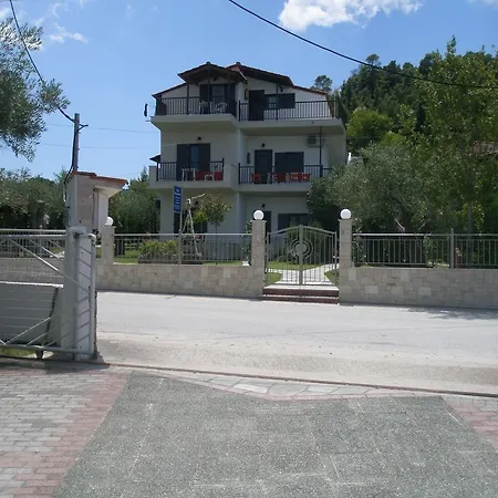 Alexandra Apartment